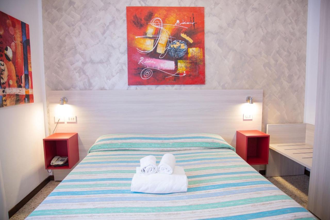Hotel Laura カヴァッリーノ・トレポルティ エクステリア 写真